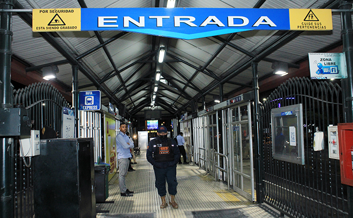 nuevos-guardias-custodian-60-paradas-y-3-estaciones-de-la-metrovia-ecuador221.com_.ec_ Nuevos guardias de seguridad custodian 60 paradas y 3 estaciones de la Metrovía