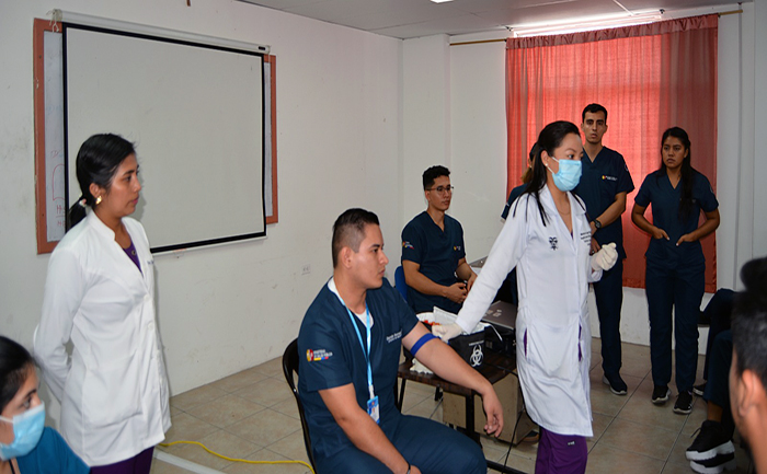 internos-de-medicina-y-de-enfermeria-recibieron-induccion-en-el-hospital-teofilo-davila-ecuador221.com_.ec_ Internos de Medicina y de Enfermería recibieron inducción en el hospital Teófilo Dávila