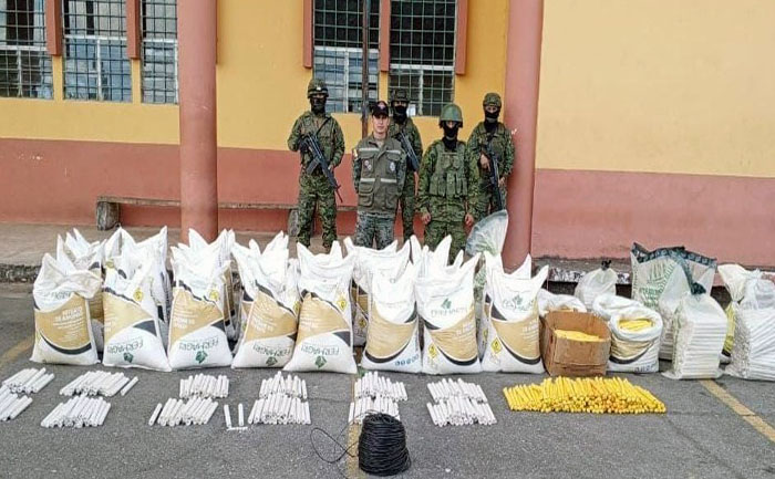 Policías y militares decomisaron miles de explosivos, en El Oro ...