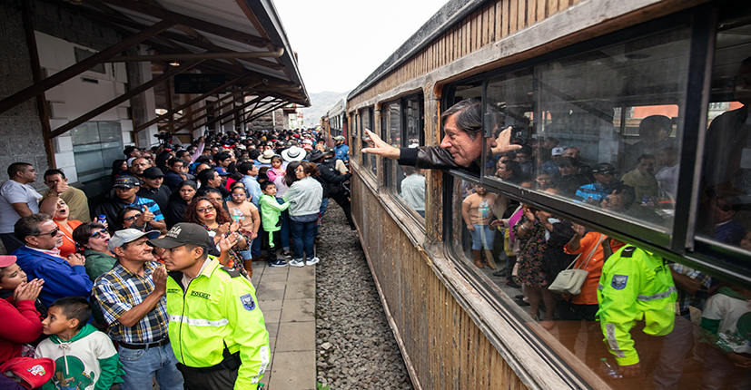 Cesar-Rohon-tren-del-ecuador Ministro de Transporte recorrió en tren tramo turístico entre Alausí y la Nariz del Diablo