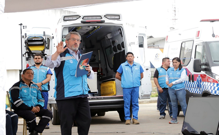 ministro-de-salud-entrego-9-ambulancias-a-la-coordinacion-zonal-8-ecuador221.com_.ec_ Ministro de Salud entregó 9 ambulancias a la coordinación zonal 8