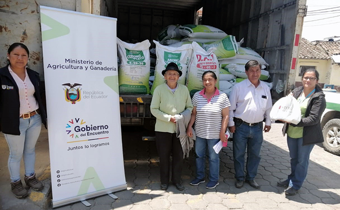 urea-subvencionada-a-722-agricultores-de-chimborazo-ecuador221.com_.ec_ MAG entrega urea subvencionada a 722 agricultores de Chimborazo
