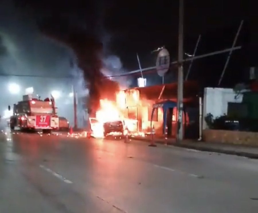 zozobra-en-la-garzota-por-explosion-de-un-carro-afuera-de-una-discoteca-ecuador221.com_.ec- Zozobra en La Garzota por explosión de un carro afuera de una discoteca