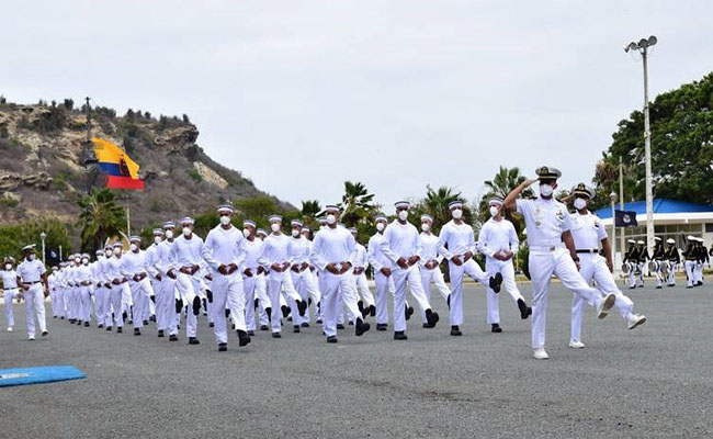 La Armada del Ecuador busca profesionales para que sean parte de