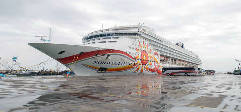 ecuador 221 NORWEGIAN_SUN_10 El crucero Norwegian Sun arribó al Puerto de Manta con 1835 pasajeros