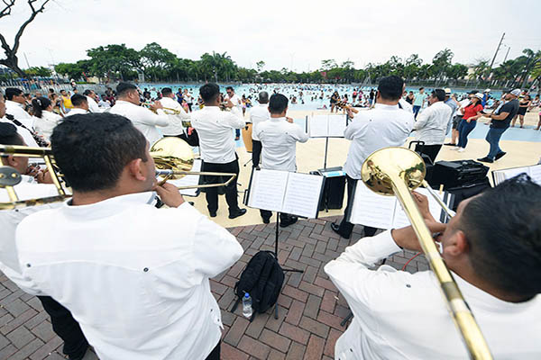 refrescarte-lleva-la-musica-de-la-banda-municipal-a-la-laguna-coviem-ecuador221.com_.ec_ Programa Refrescarte lleva la música de la Banda Municipal a la Laguna Coviem