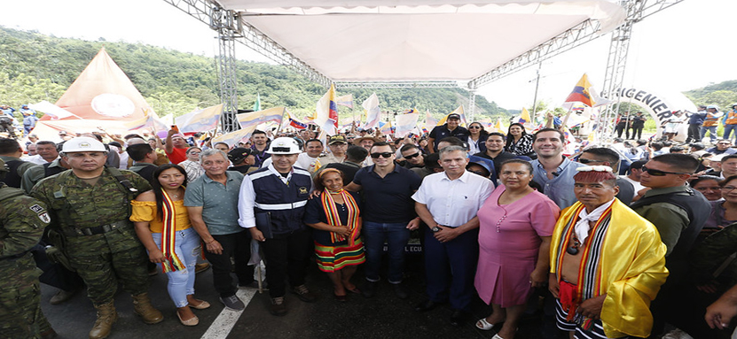 via-Aloag-Santo-Domingo La conexión entre la Sierra y Costa se reanudó con la entrega del puente sobre el río Leila