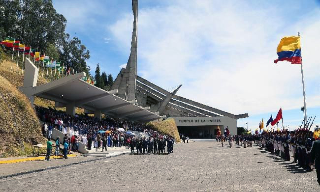 museo-templo-de-la-patria-la-cima-de-la-libertad-ecuador221.com_.ec- Museo Templo de la Patria, la Cima de la Libertad