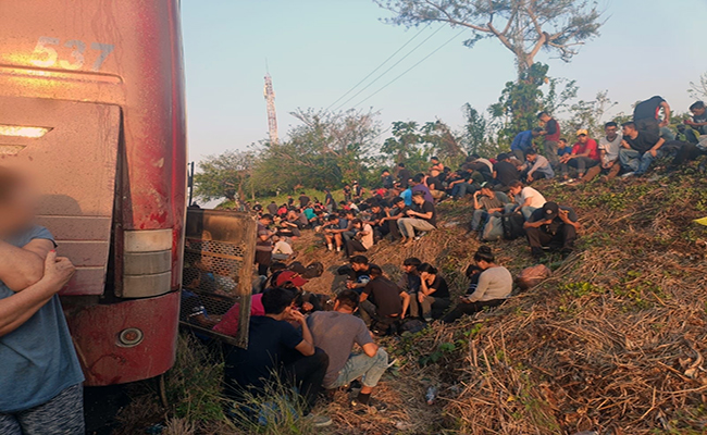 Hallan 407 migrantes abandonados en Veracruz