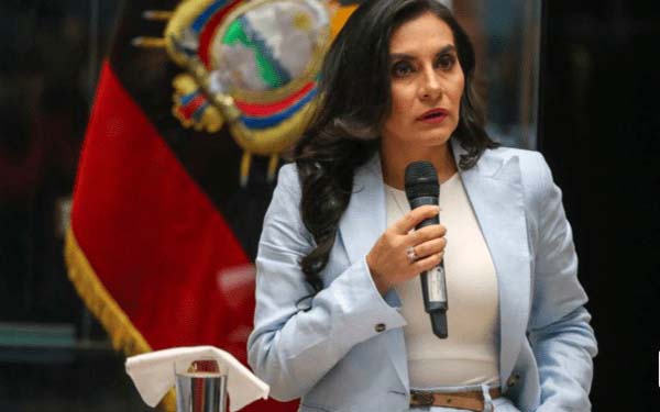 el-correismo-se-acerca-a-veronica-abad-y-su-deseo-de-asumir-la-presidencia-ecuador221.com_.ec_ El Correísmo se acerca a Verónica Abad y su deseo de asumir la Presidencia