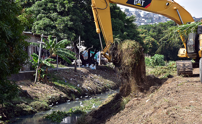 emapag-superviso-la-limpieza-de-400-metros-del-canal-de-mapasingue-este-ecuador221.com_.ec_ EMAPAG supervisó la limpieza de 400 metros del canal de Mapasingue Este