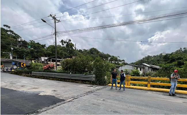 mtop-habilita-temporalmente-via-banos-puyo-para-abastecimiento-de-viveres-ecuador221.com_.ec_ MTOP habilita temporalmente vía Baños-Puyo para abastecimiento de víveres