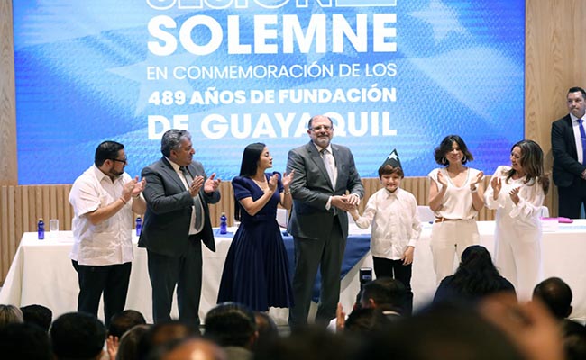 Asamblea rindió homenaje