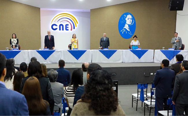 CNE se reunió