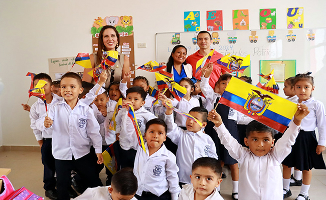 daniel-noboa-entrego-la-unidad-educativa-mayor-campozano-en-pajan-ecuador221.com_.ec_ Daniel Noboa entregó la unidad educativa Mayor Campozano, en Paján