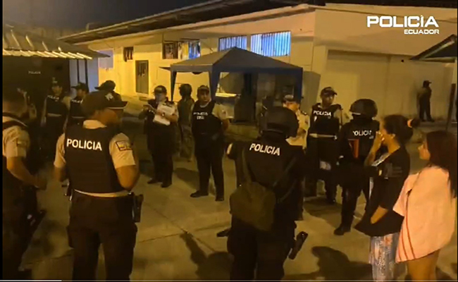 decomisan-celulares-routers-y-droga-en-carcel-de-mujeres-de-guayaquil-ecuador221.com_.ec_ Decomisan celulares, routers y droga en cárcel de mujeres de Guayaquil