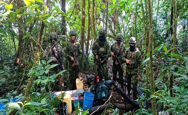 ejercito-halla-uniformes-militares-de-colombia-tras-enfrentar-a-banda-criminal-ecuador221.com_.ec_ Ejército halla uniformes militares de Colombia tras enfrentar a banda criminal