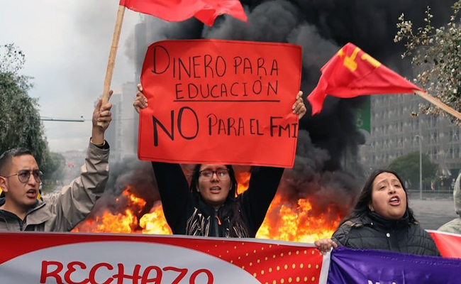 en-quito-protestan-por-eliminacion-del-subsidio-a-la-gasolina-ecuador221.com_.ec_ En Quito protestan por eliminación del subsidio a la gasolina