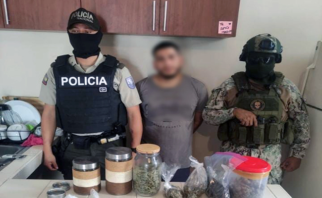 policia-incauta-droga-y-armamento-en-una-casa-de-guayacanes-ecuador221.com_.ec_ Policía incauta droga y armamento en una casa de Guayacanes