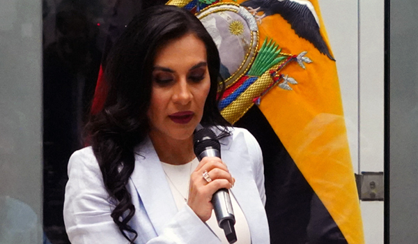 abad-presenta-accion-de-proteccion-contra-el-ministerio-de-trabajo.ecuador221.com_.ec_ Verónica Abad presenta acción contra el Ministerio de Trabajo