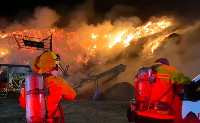 Incendio en vía Alóag-Santo Domingo