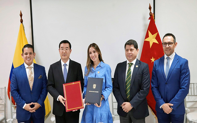 ecuador-busca-oportunidades-para-su-industria-lactea-en-china-ecuador221.com_.ec_ Ecuador busca oportunidades para su industria láctea en China