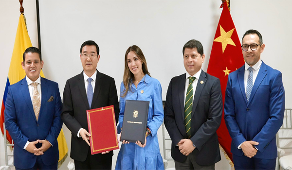 Ecuador firma memorando para impulsar exportaciones a China