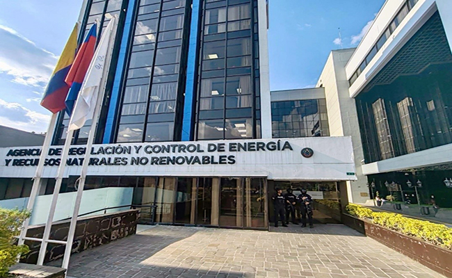 Allanan oficinas del Ministerio de Energía