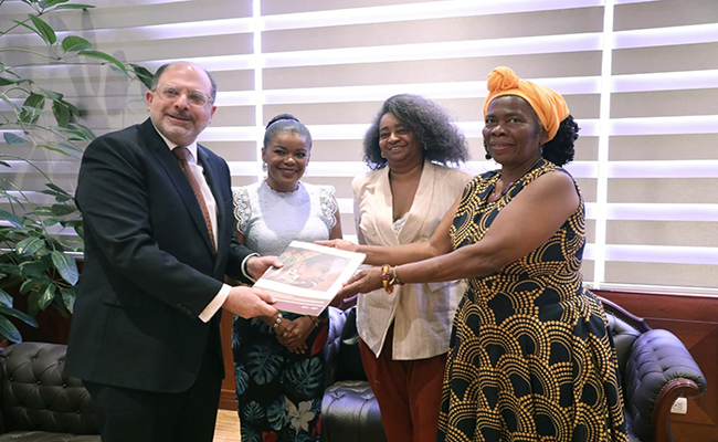 henry-kronfle-se-reunio-con-las-mujeres-afroecuatorianas-y-afrodescendientes-ecuador221.com_.ec_ Henry Kronfle se reunió con las mujeres afroecuatorianas y afrodescendientes