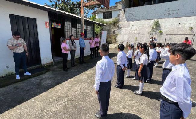 quito-22-planteles-tendran-clases-no-presenciales-por-incendios-forestales-ecuador221.com_.ec_ Quito: 22 planteles tendrán clases no presenciales por incendios forestales