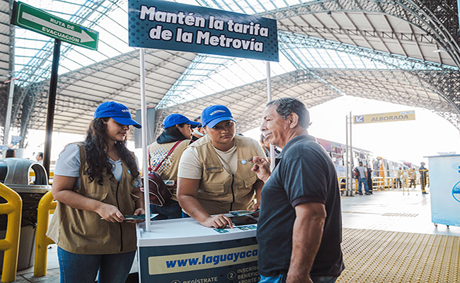 entrega-tarjeta-guayaca-terminal-rio-daule-06 Municipio inició la entrega de las primeras 500 tarjetas La Guayaca