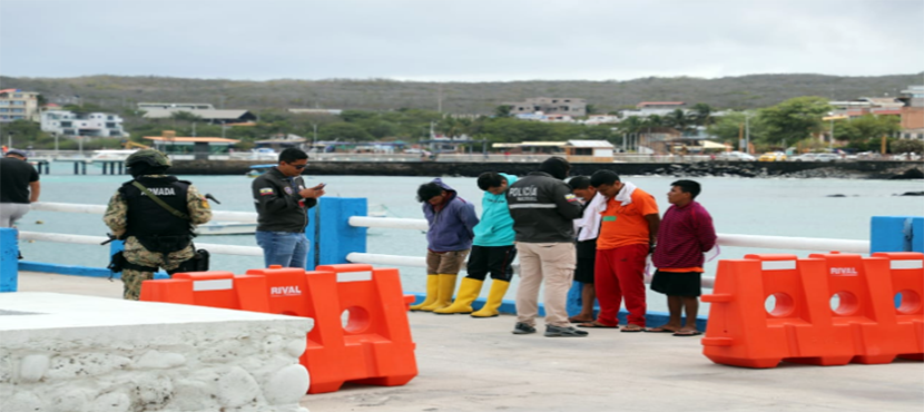 guardacosta-1 Guardacostas capturan 66 bultos de cocaína en agua internacionales