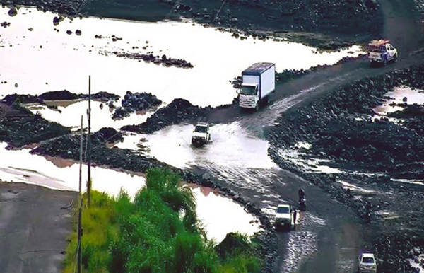 ingreso-a-macas-esta-inundado-por-desbordamiento-del-rio-upano-ecuador221.com_.ec_ Ingreso a Macas está inundado por desbordamiento del río Upano