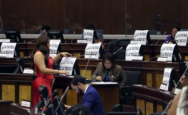 paola-cabezas-ofrece-irse-de-la-asamblea-sino-censuran-a-monica-palencia-ecuador221.com_.ec_ Paola Cabezas ofrece irse de la Asamblea sino censuran a Mónica Palencia