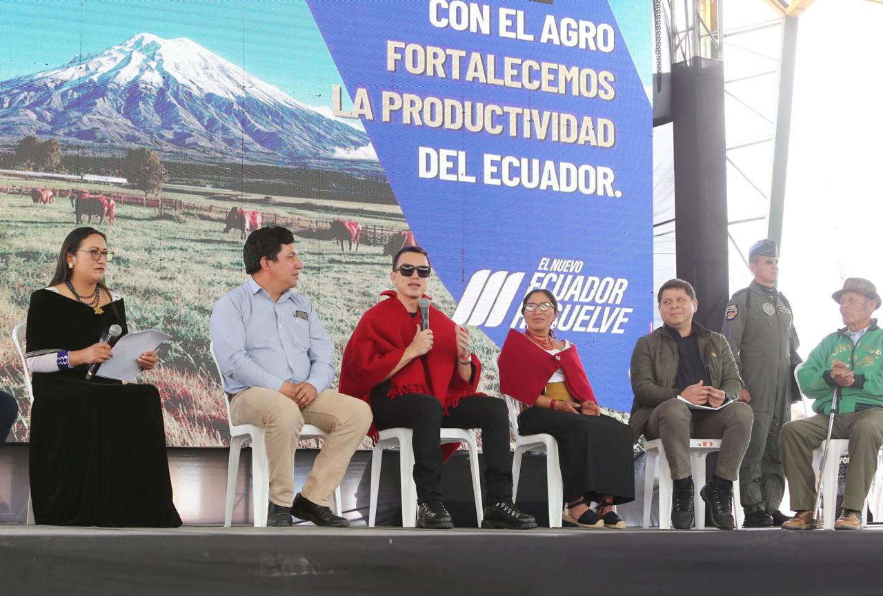 WhatsApp-Image-2024-11-27-at-15.52.42 Productores de Chimborazo  reciben  alrededor de 188.000 dólares en insumos agrícolas.