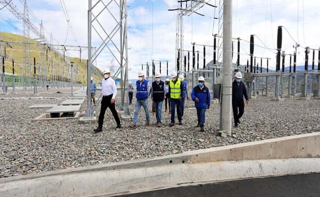 Colombia reanudó venta de electricidad a Ecuador