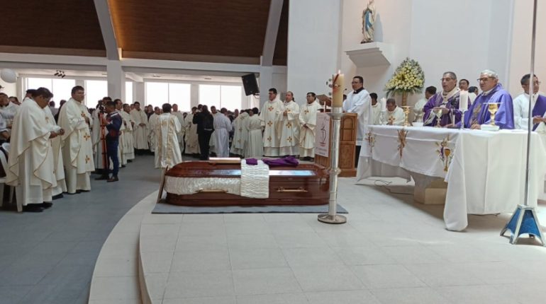 Despedida conmovedora al sacerdote Fabián Arcos