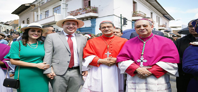 Zamora-y-el-cardenal-Luis-Gerardo-Cabrera El Pase del Niño Viajero conlleva un mensaje de paz
