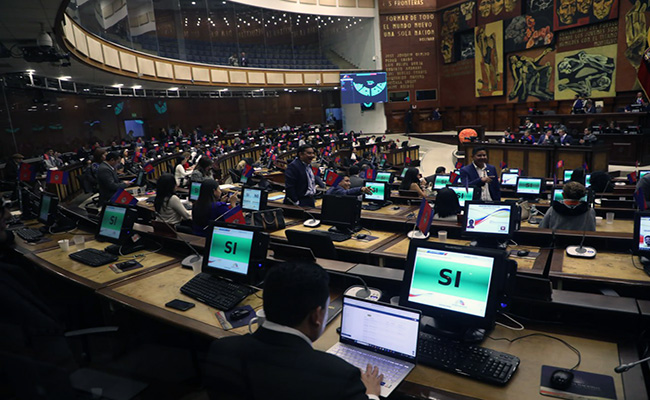 Asamblea archiva proyecto de Código de Salud y preparará una nueva normativa