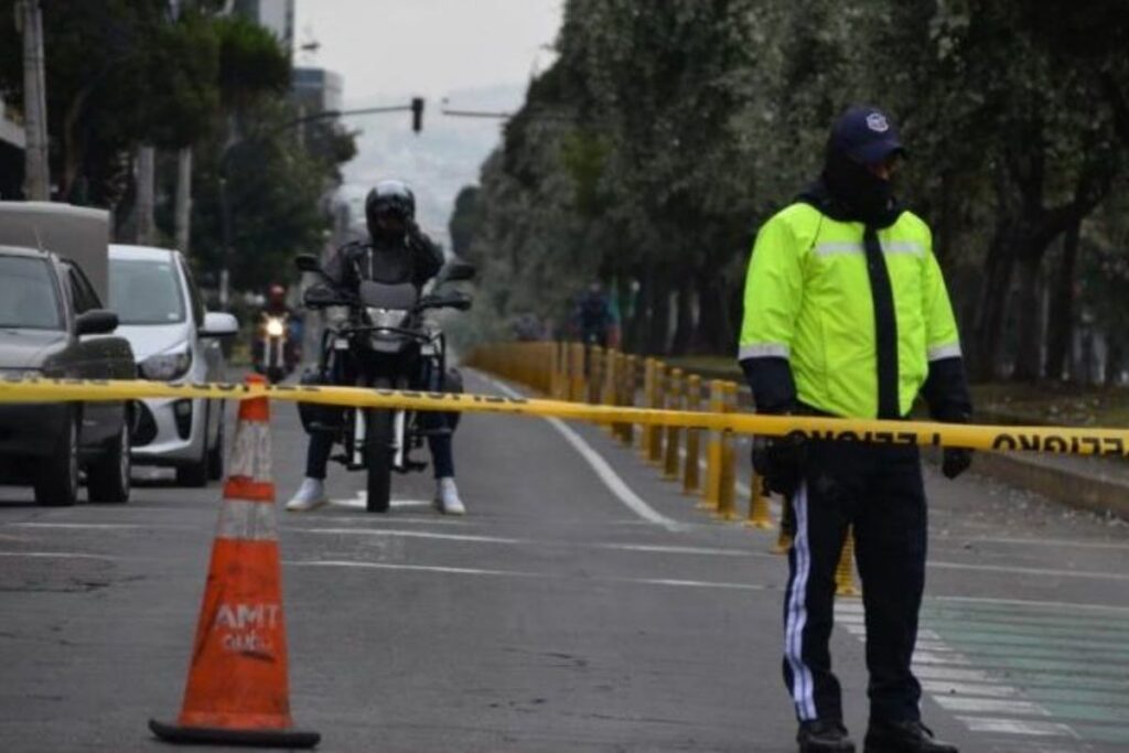 cierre-vial-afecta-dos-avenidas-principales-en-quito.ecuador221.com_.ec_ Cierre vial afecta dos avenidas principales en Quito