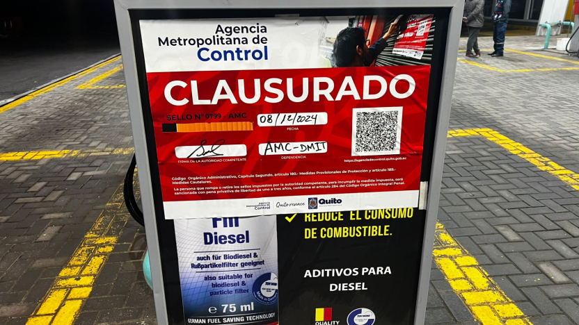 clausuran-gasolinera-en-quito-por-fuga-de-combustible.ecuador221.com_.ec_ Clausuran gasolinera en Quito por fuga de combustible