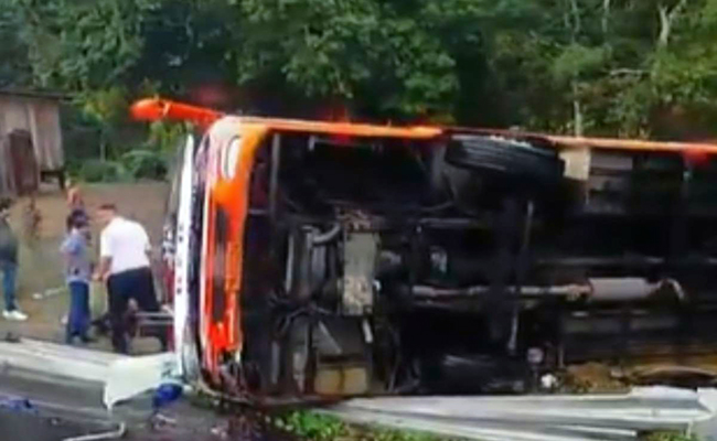 Dos muertos y 15 heridos en siniestro de tránsito en Paján