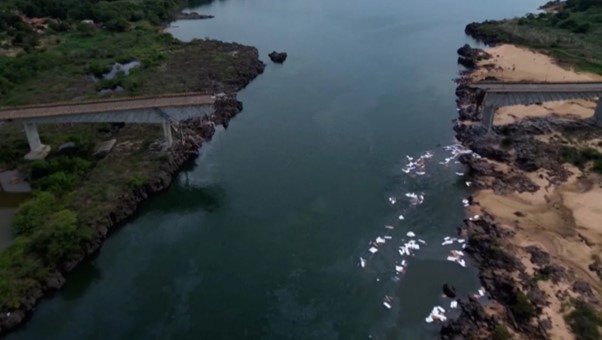 Sube a ocho el número de muertos por el colapso de un puente en Brasil