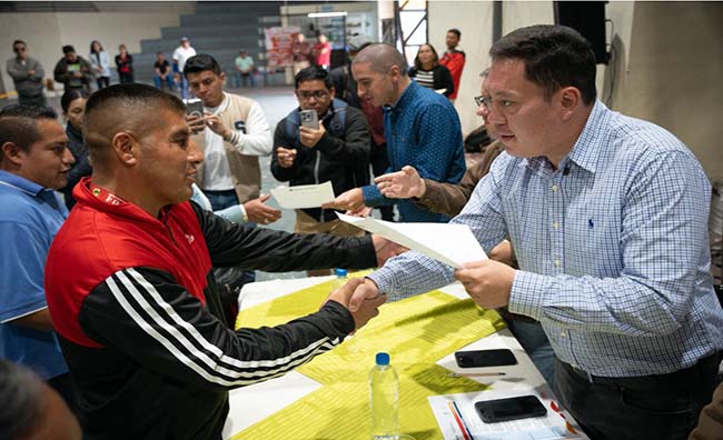Cuenca renueva 76 permisos de circulación a operadoras de transporte