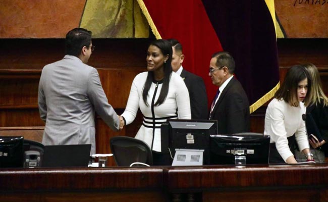 Diana Salazar reaparece para dar su informe de labores en la Asamblea