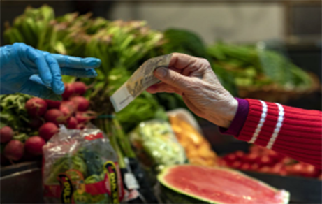 En Ecuador se reducen costos en servicios primarios y cobertura de canasta básica