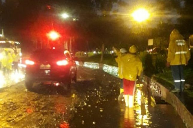 Fuertes lluvias en Cuenca elevan alerta roja en un río y causan emergencias
