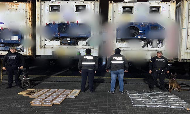 Policía descubre 94 kilos de cocaína ocultos en dos contenedores