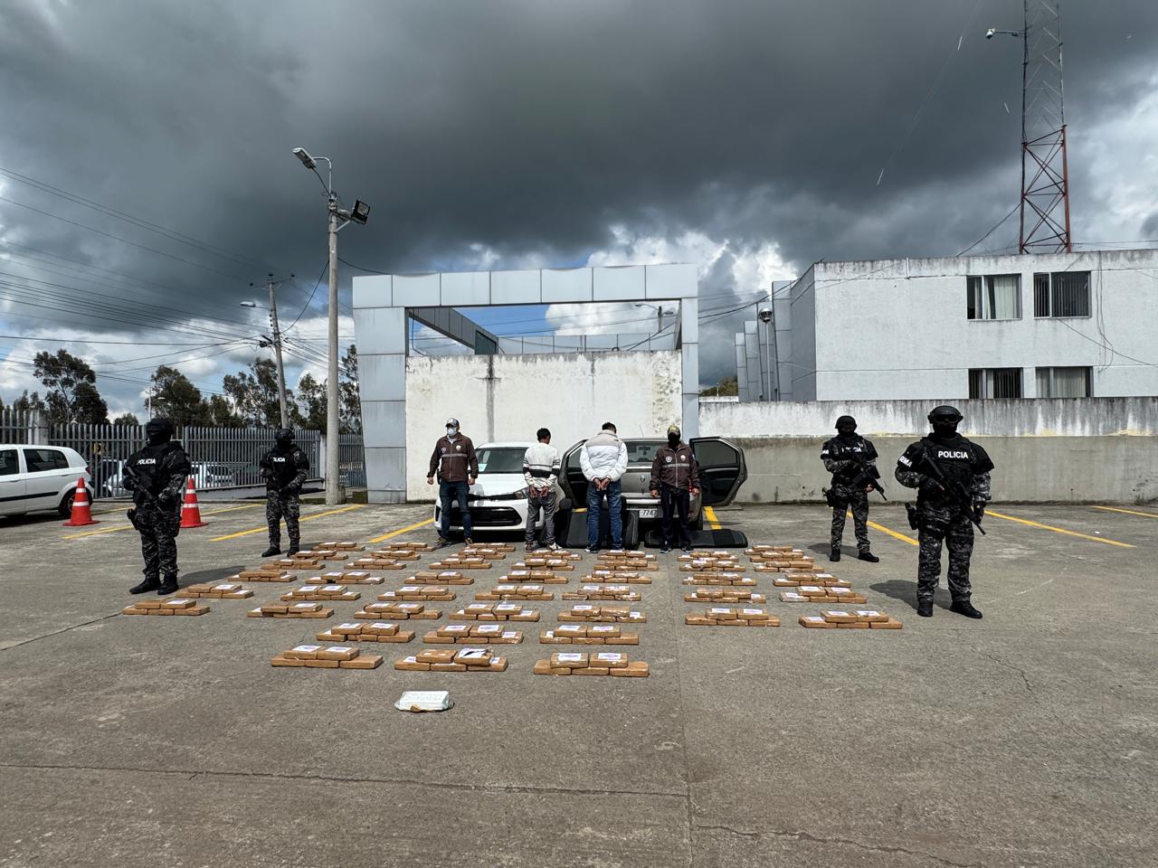 policia-intercepta-2-millones-de-dosis-de-cocaina-en-carchi.ecuador221.com_.ec_ Policía intercepta 2 millones de dosis de cocaína en Carchi