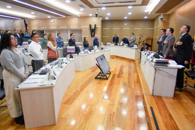 Quito aprueba renovación automática de permisos para comerciantes
